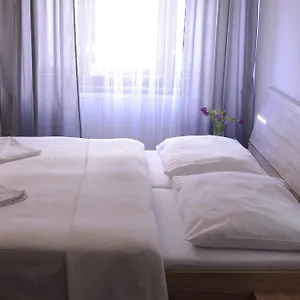 esprit.praguehotelsweb.com/